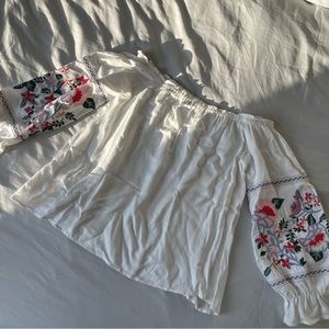 Sugar+Lips Embroidered Off-The-Shoulder Top (M)